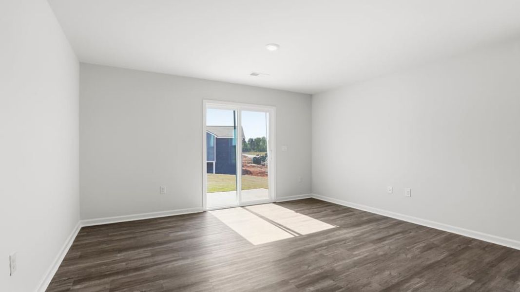 Spacious, unfurnished interior of a new home in Cedar Gap, Fountain Inn (Image 15).