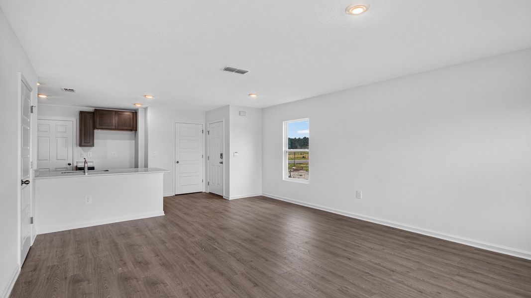 Representative unfurnished interior of a home built from the Weston by D.R. Horton in Bridle Creek Townhomes, Jacksonville (Image 17).