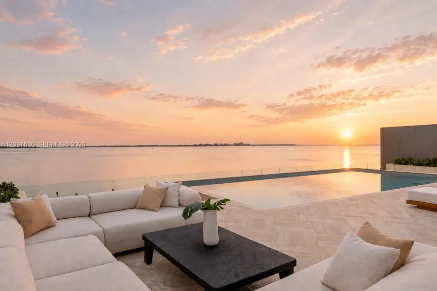 Exterior details and patio area of a home in , Miami (Image 20).