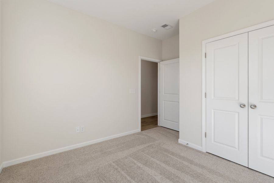 Spacious, unfurnished interior of a new home in Landmark Commons, Boiling Springs (Image 24).