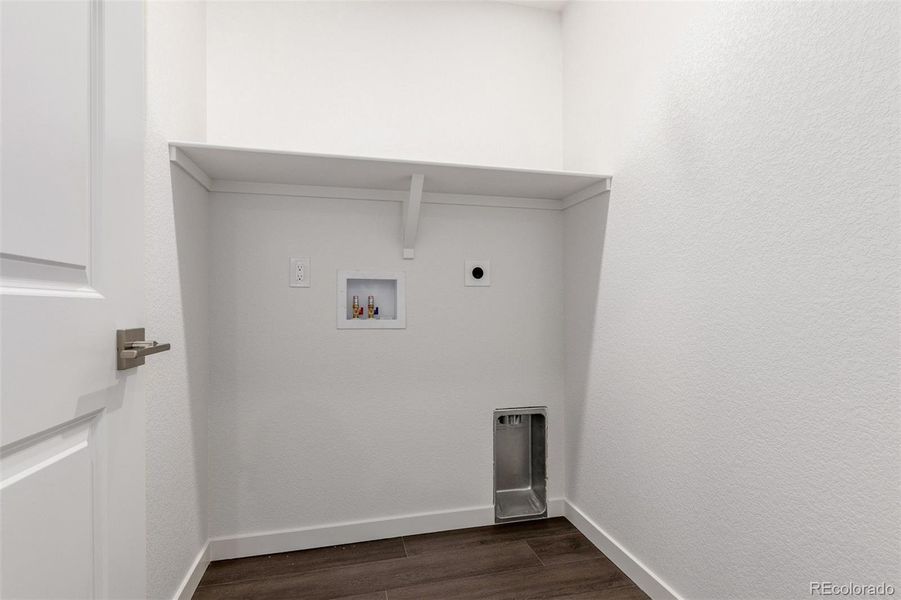 Spacious, unfurnished interior of a new home in The Commons at Victory Ridge, Colorado Springs (Image 22).