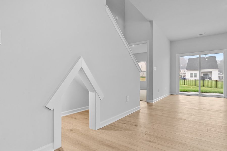 Spacious, unfurnished interior of a new home in Hanes Lake, Winston-Salem (Image 24).