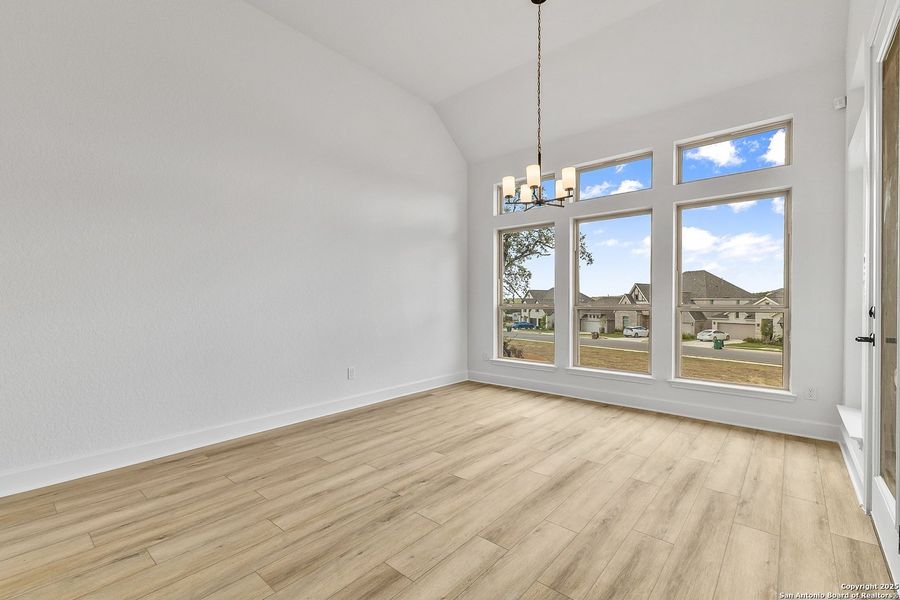 Spacious, unfurnished interior of a new home in Ventana, Bulverde (Image 22).