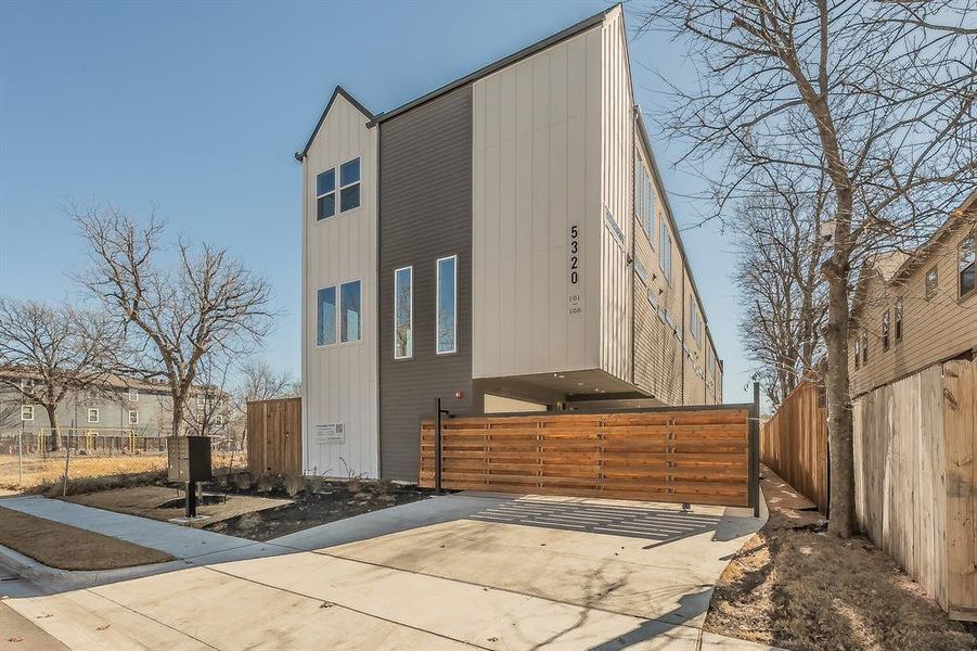 Image 33 of a home in . Image 33 of a home in .