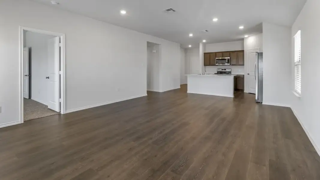 Spacious, unfurnished interior of a new home in Wildwood, Royse City (Image 26).
