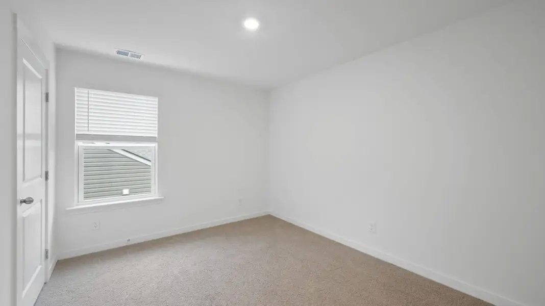 Spacious, unfurnished interior of a new home in Hawks Landing, Apison (Image 25).