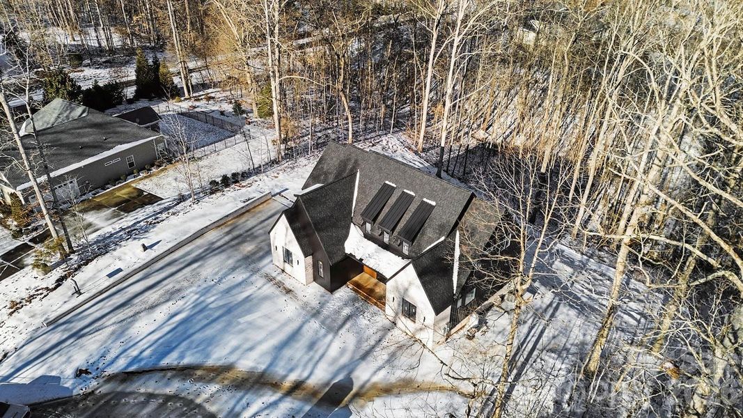 Image 42 of a home in .