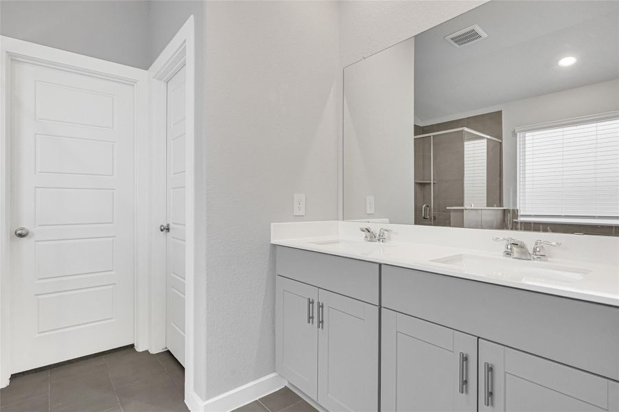 Primary bedroom ensuite