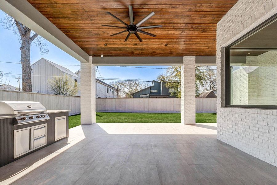 Exterior details and patio area of a home in , Houston (Image 24).