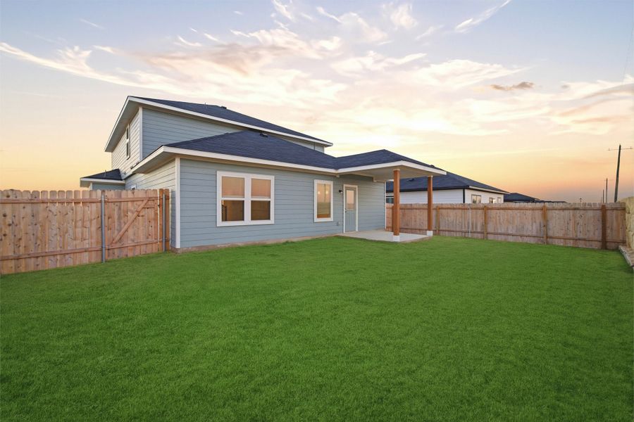 Exterior details and patio area of a home in Hunters Glen, Jarrell (Image 4).