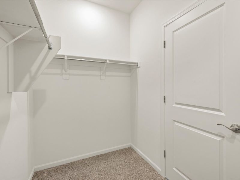 Spacious, unfurnished interior of a new home in Las Patrias at Star Valley Phase III - Signature Series, Tucson (Image 12).