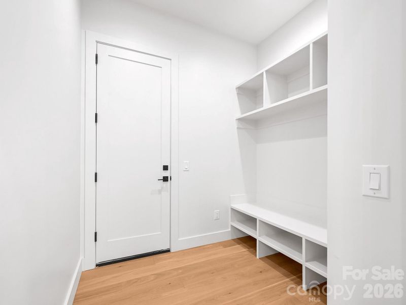 Spacious, unfurnished interior of a new home in , Fairview (Image 22).