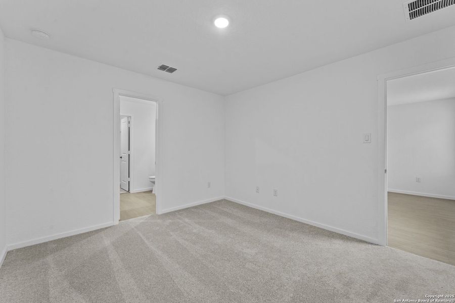 Spacious, unfurnished interior of a new home in Torian Village: Belmar Collection, San Antonio (Image 12).