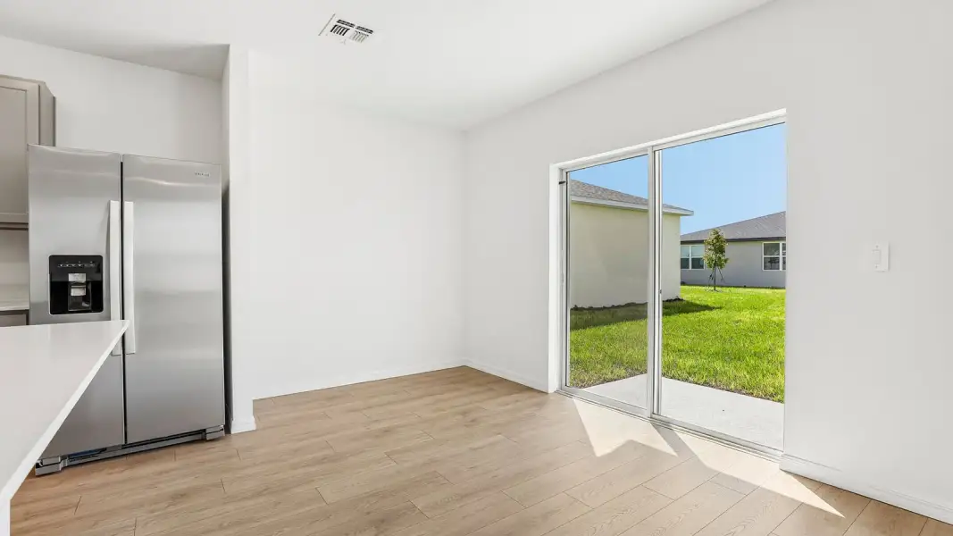 Representative unfurnished interior of a home built from the Crestview by D.R. Horton in Crosswinds, Haines City (Image 21).