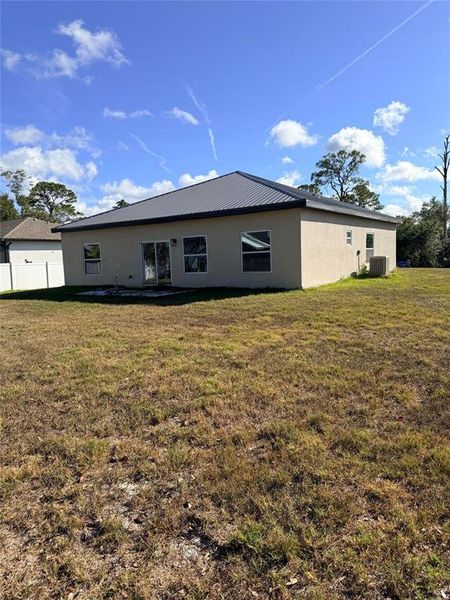 Exterior details and patio area of a home in , Port Charlotte (Image 19).
