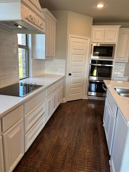 Furnished interior view inside a new home in DeBerry Heritage, Josephine (Image 7). Furnished interior view inside a new home in DeBerry Heritage, Josephine (Image 7).