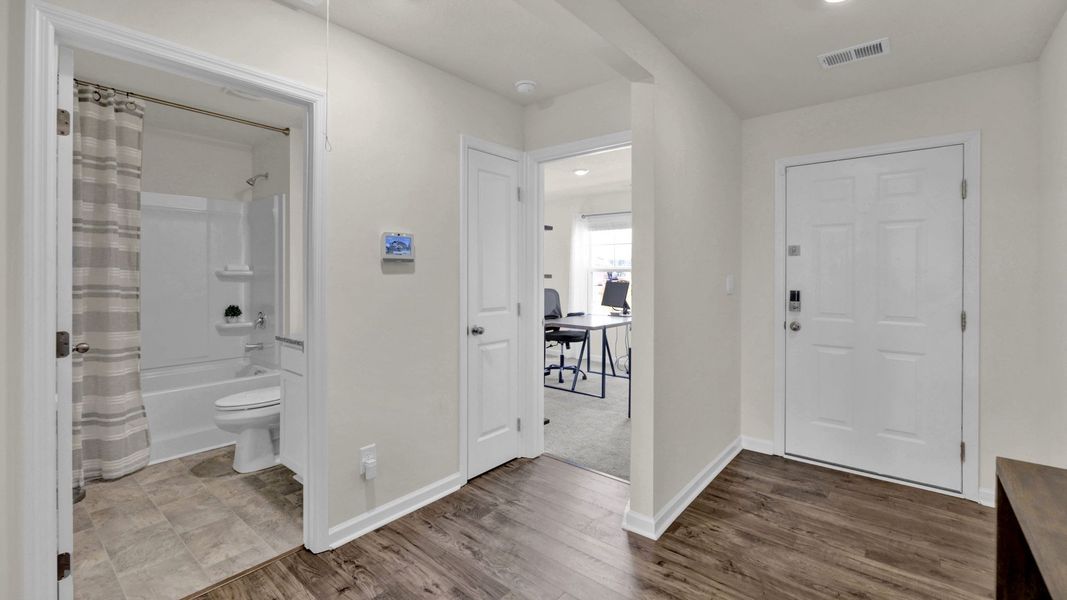 Spacious, unfurnished interior of a new home in Isabel Estates, Knoxville (Image 18). Spacious, unfurnished interior of a new home in Isabel Estates, Knoxville (Image 18).