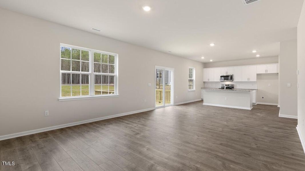 dr-horton-baker-farm-lot-116-023