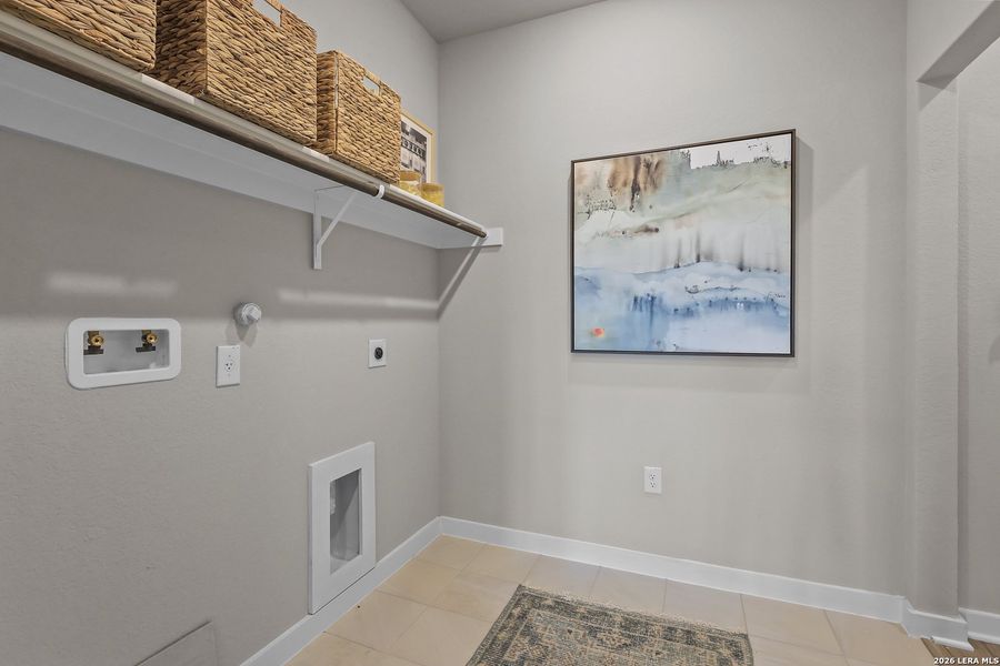 Spacious, unfurnished interior of a new home in Lone Oak, San Antonio (Image 22). Spacious, unfurnished interior of a new home in Lone Oak, San Antonio (Image 22).