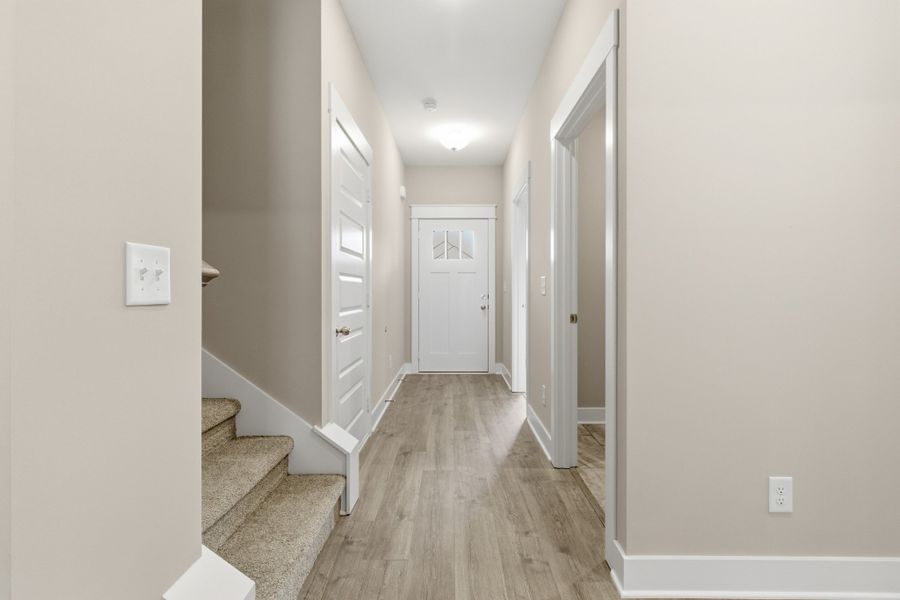 Spacious, unfurnished interior of a new home in Veterans Cove, Murfreesboro (Image 33).