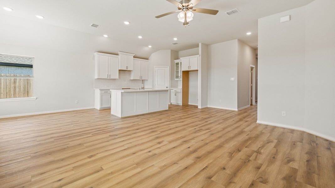 Furnished interior view inside a new home in River Ranch, Dayton (Image 18).