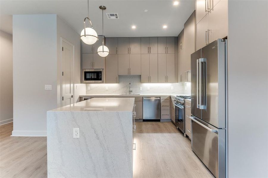 Furnished interior view inside a new home in , Dallas (Image 5).