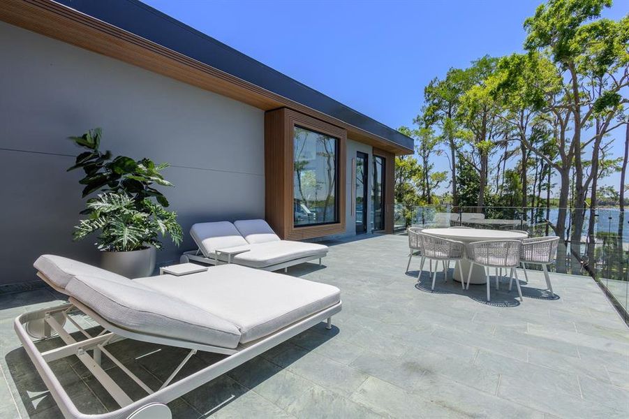 Exterior details and patio area of a home in , Windermere (Image 18).