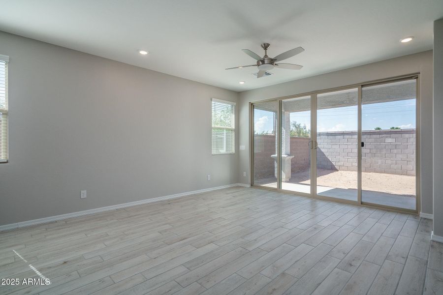 7) GREAT ROOM 7) GREAT ROOM