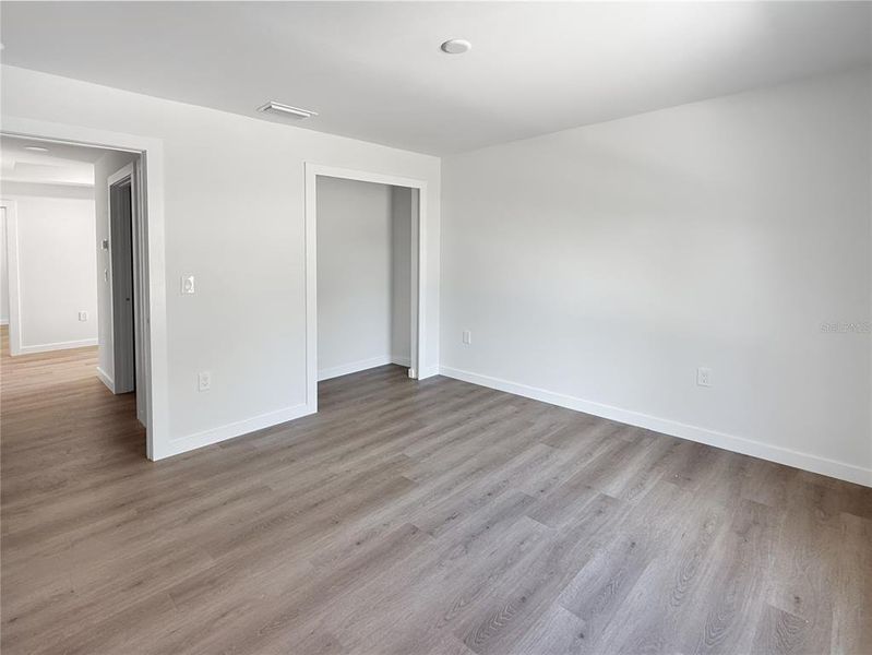 Spacious, unfurnished interior of a new home in , Port Charlotte (Image 25).