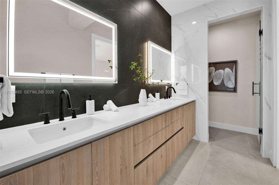 Furnished interior view inside a new home in , Fort Lauderdale (Image 40).