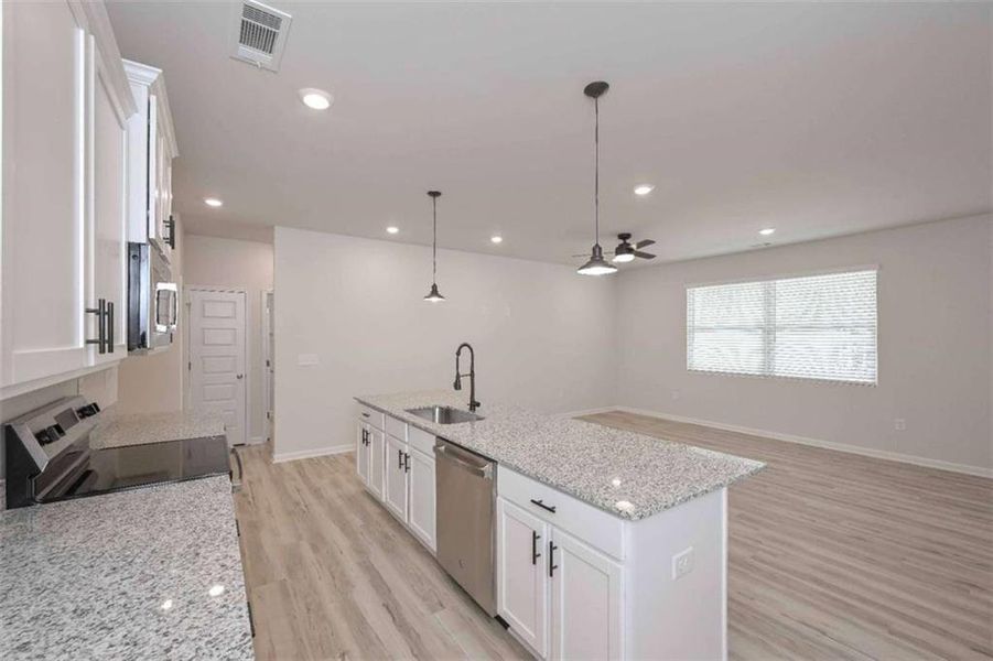 Furnished interior view inside a new home in Deer Creek, Temple (Image 7).