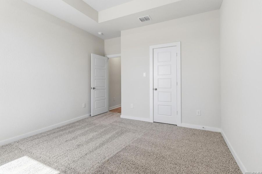 Spacious, unfurnished interior of a new home in Lonesome Dove, San Antonio (Image 29).