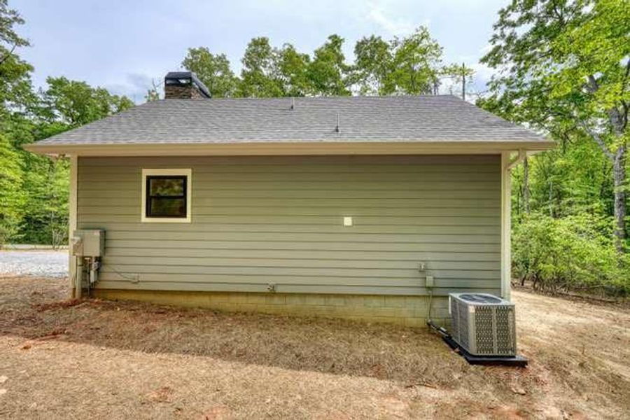 Exterior details and patio area of a home in , Blairsville (Image 15).