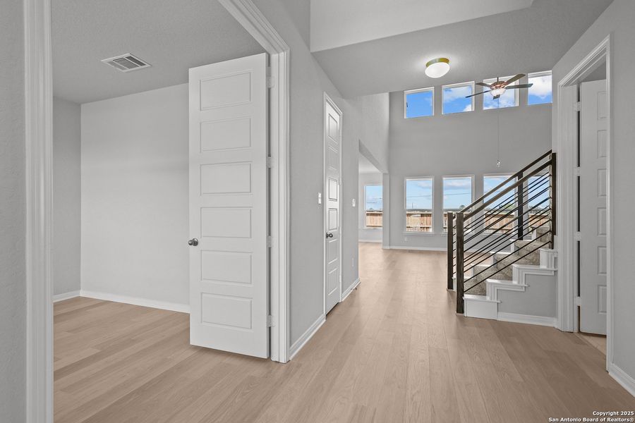 Spacious, unfurnished interior of a new home in Megan's Landing 50', Castroville (Image 25).