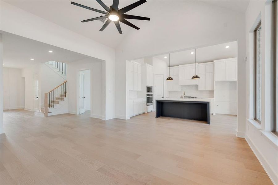 Spacious, unfurnished interior of a new home in Quail Hollow, Rockwall (Image 31).