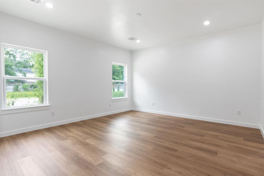 Spacious, unfurnished interior of a new home in , Splendora (Image 14).
