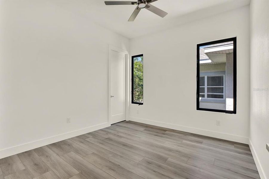 Spacious, unfurnished interior of a new home in , St. Petersburg (Image 25).