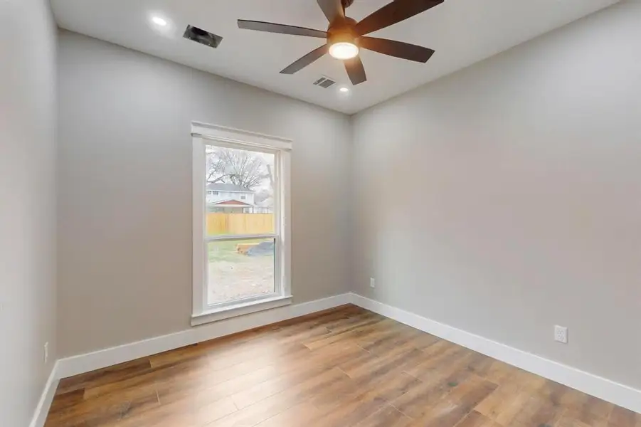 Spacious, unfurnished interior of a new home in , Corsicana (Image 20). Spacious, unfurnished interior of a new home in , Corsicana (Image 20).