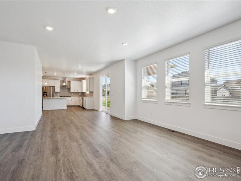 Spacious, unfurnished interior of a new home in Vantage, Berthoud (Image 27).
