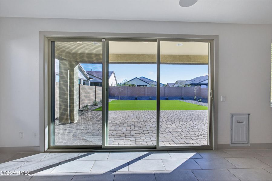 39_6x7a8305 39_6x7a8305