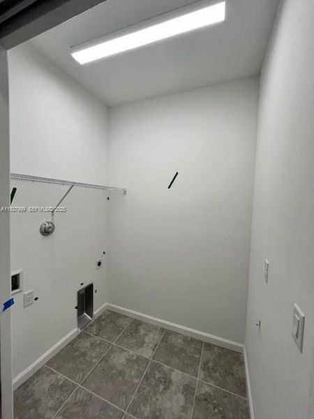 Spacious, unfurnished interior of a new home in , Westlake (Image 13).