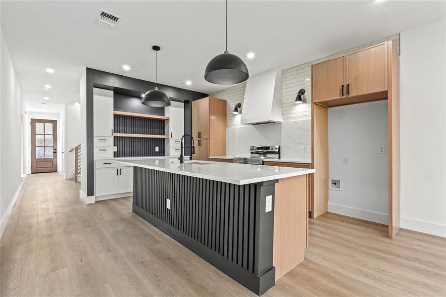 Furnished interior view inside a new home in , Dallas (Image 8).