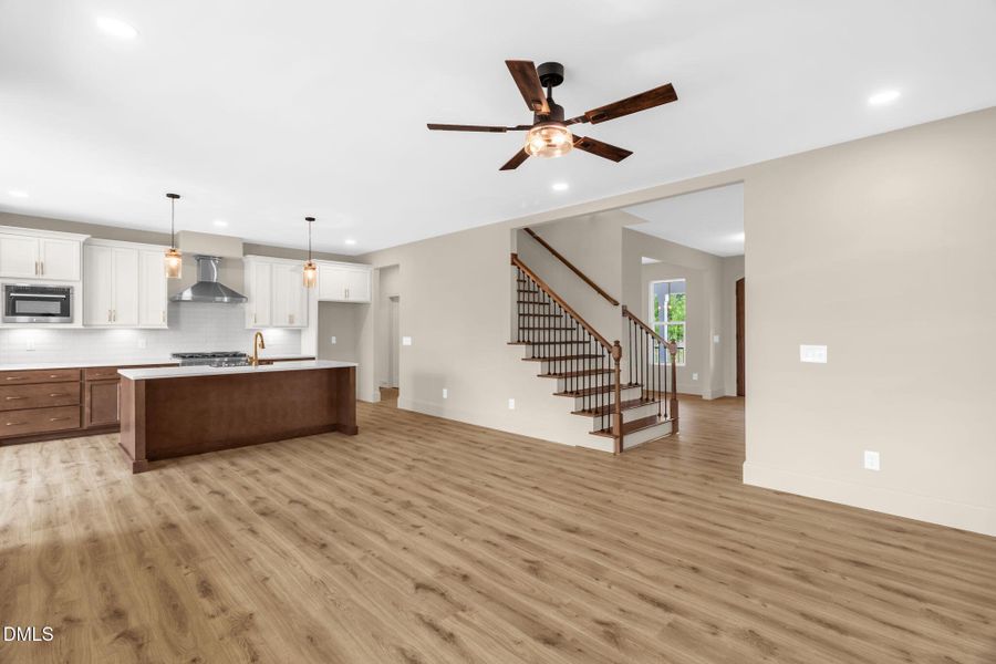 11-web-or-mls-8810 Rudy Dr-10