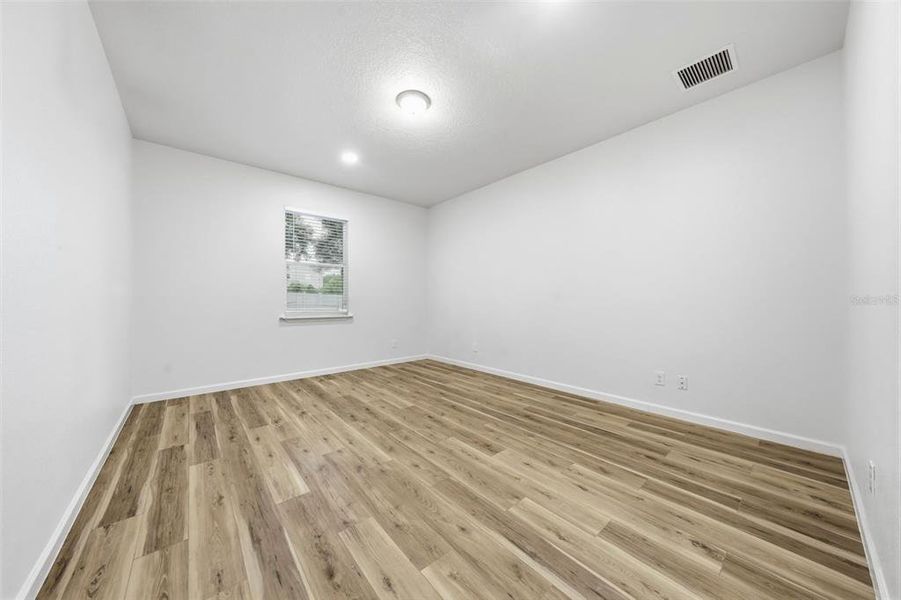 Spacious, unfurnished interior of a new home in , Altamonte Springs (Image 20).
