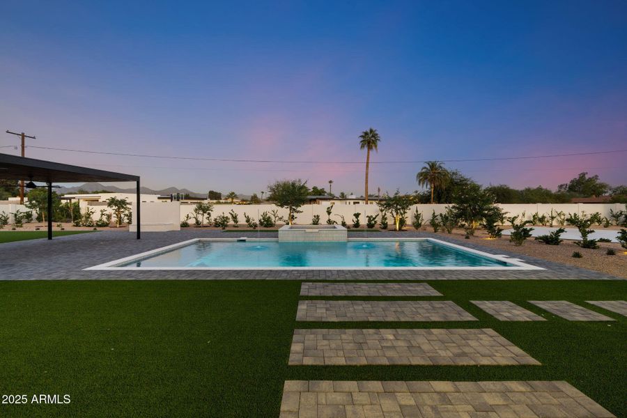 63-web-or-mls-10809-n-82nd-pl 63-web-or-mls-10809-n-82nd-pl