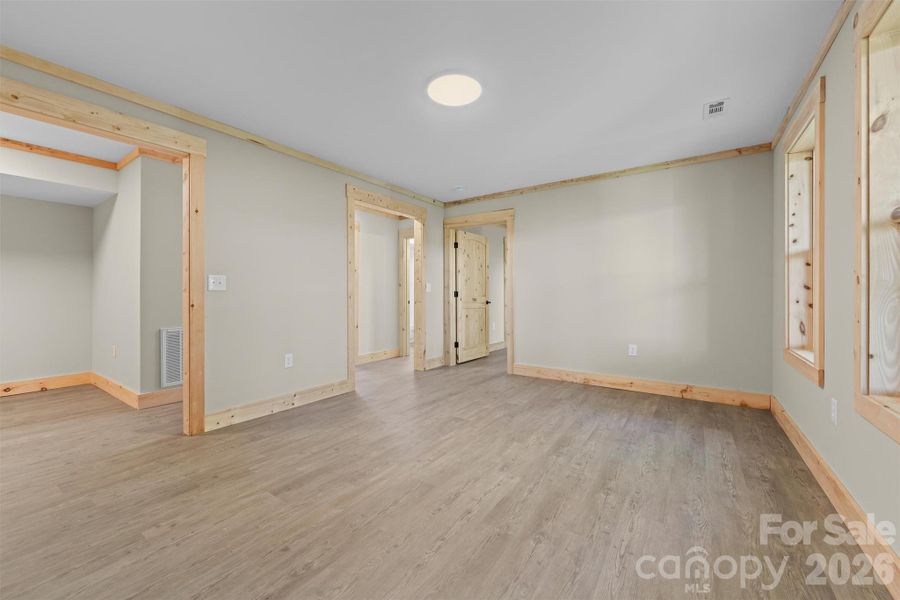 Spacious, unfurnished interior of a new home in , Whittier (Image 27).