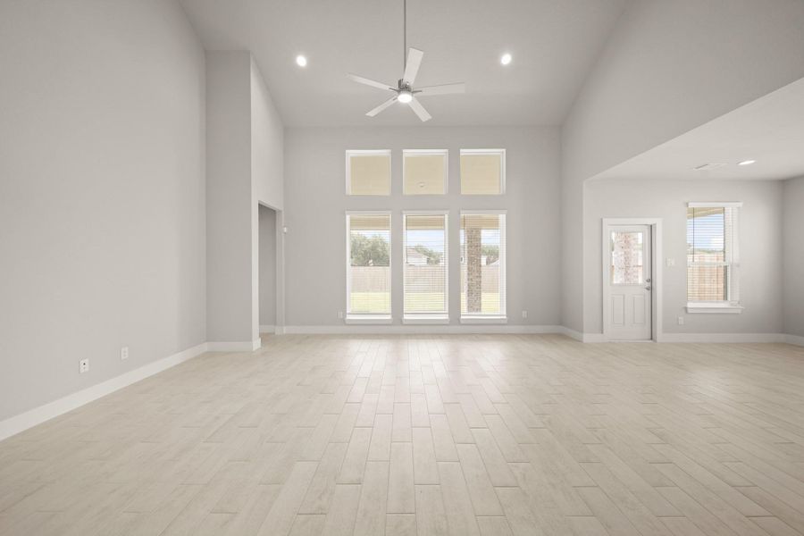 Spacious, unfurnished interior of a new home in Morton Creek Ranch, Katy (Image 10).