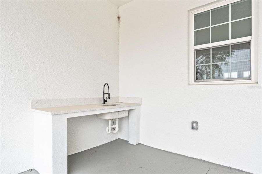 Furnished interior view inside a new home in , Ocala (Image 10).