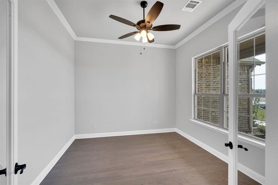 Spacious, unfurnished interior of a new home in Levante, Waxahachie (Image 22). Spacious, unfurnished interior of a new home in Levante, Waxahachie (Image 22).
