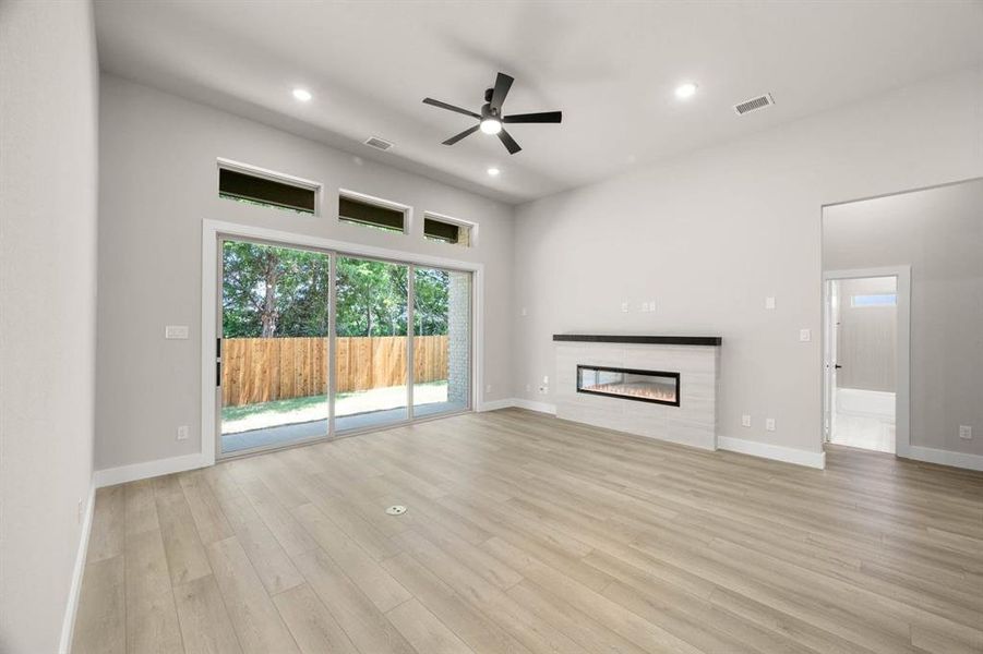 Spacious, unfurnished interior of a new home in Bear Creek, Cedar Hill (Image 26).